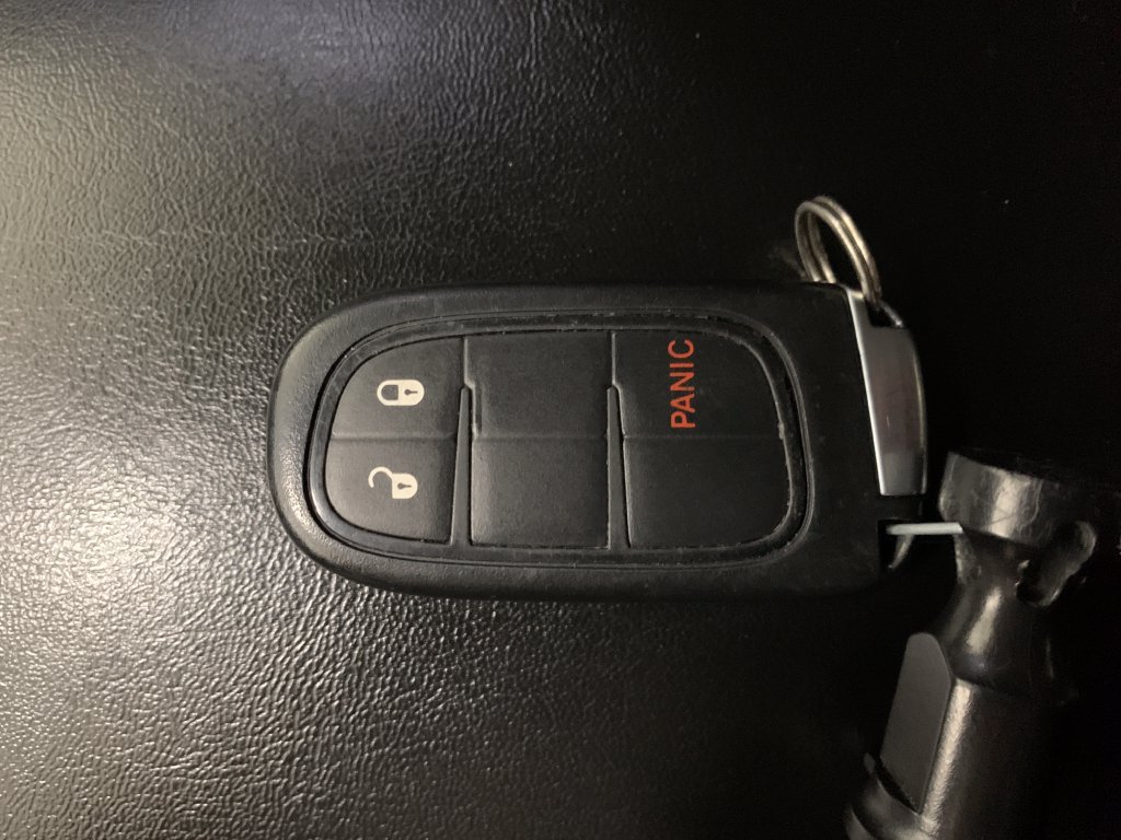 Used 2019 Jeep Cherokee Latitude Plus AWD/4WD image 30