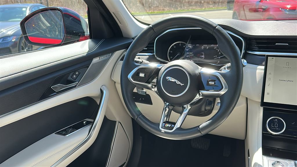 Certified 2023 Jaguar F-PACE R-Dynamic S image 23