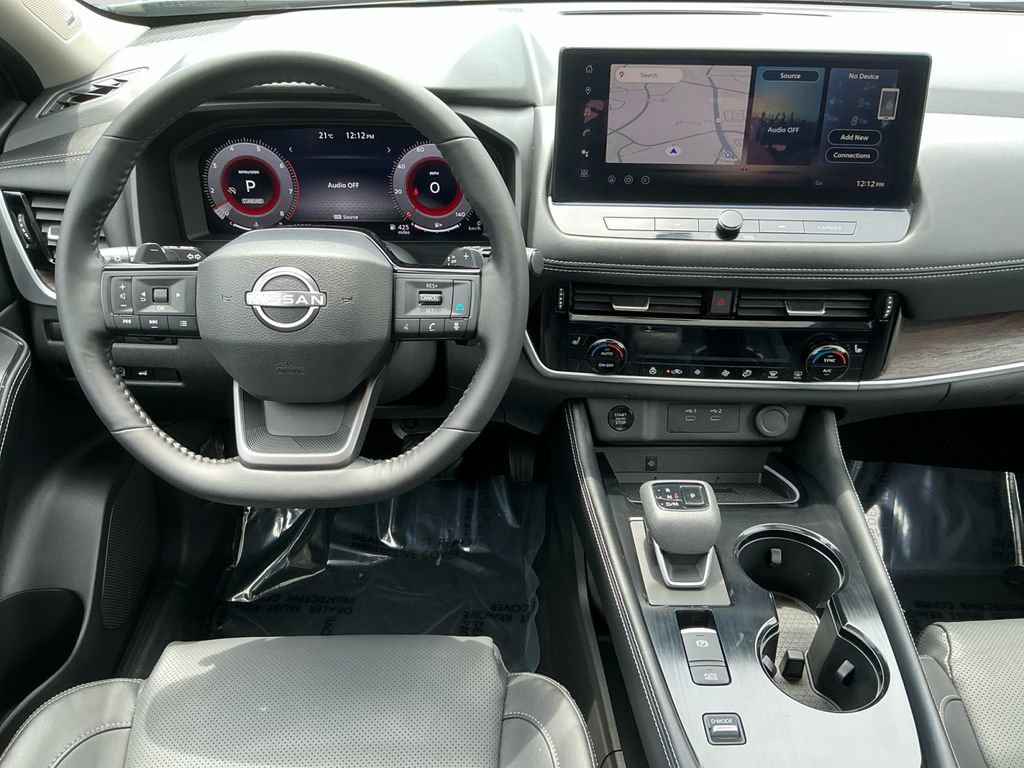 Used 2025 Nissan Rogue Platinum FWD image 16