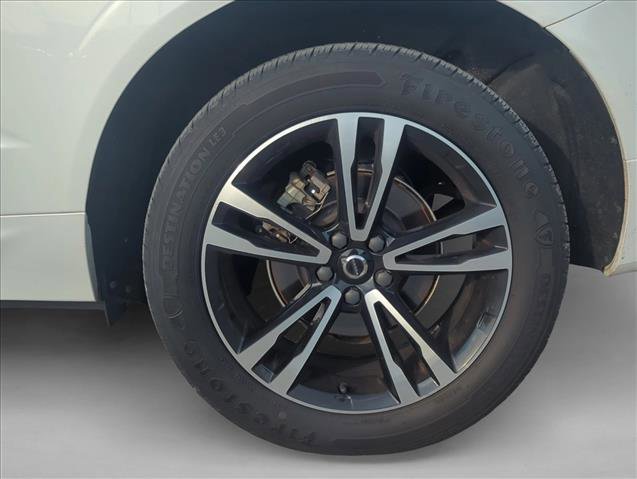 Used 2021 Volvo XC60 T5 Momentum w/ Premium Package FWD image 6