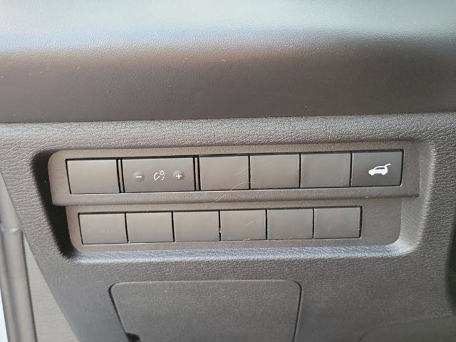 Used 2024 Mitsubishi Outlander SE Black Edition image 24