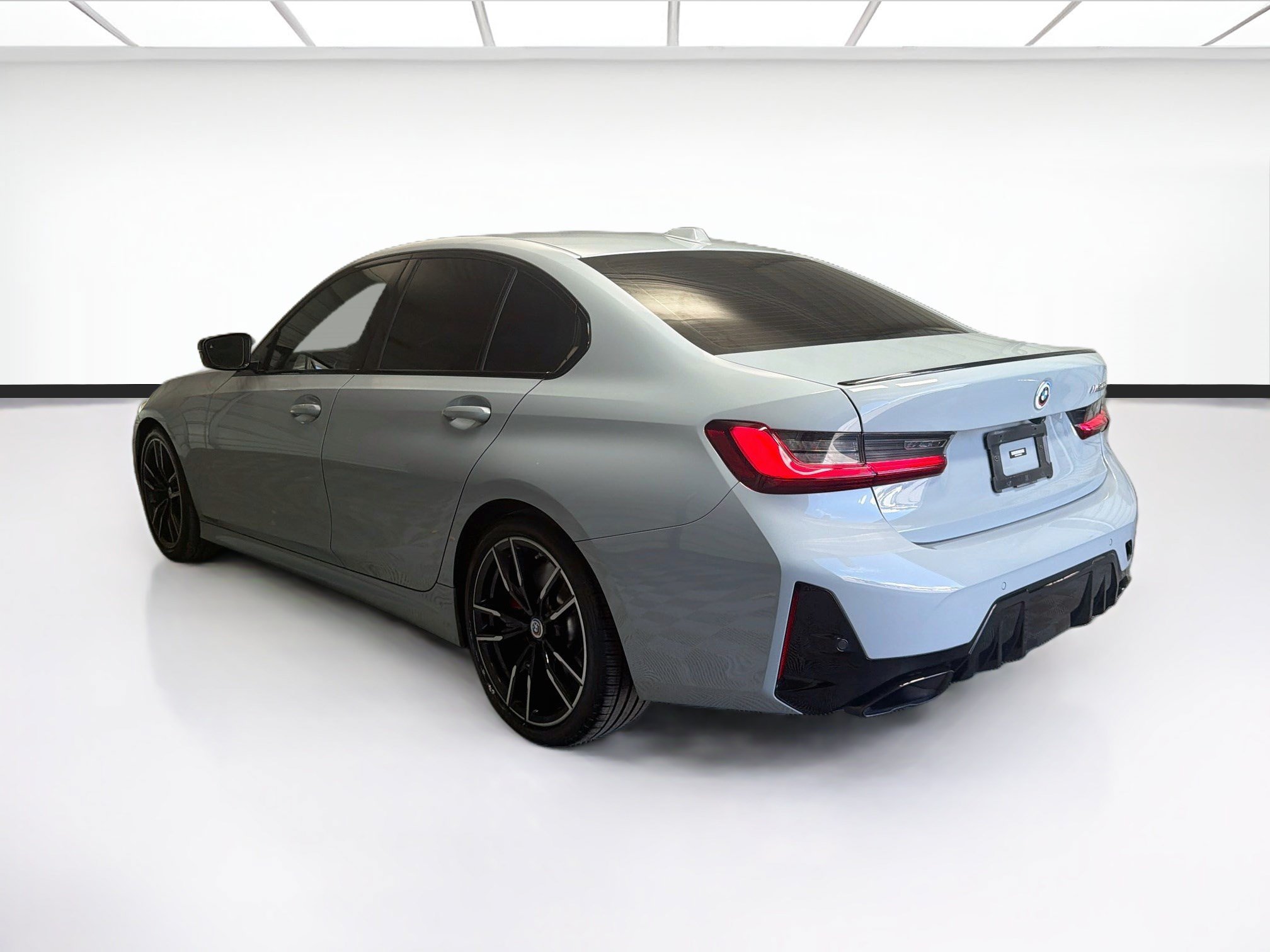 Used 2023 BMW M340i RWD image 6