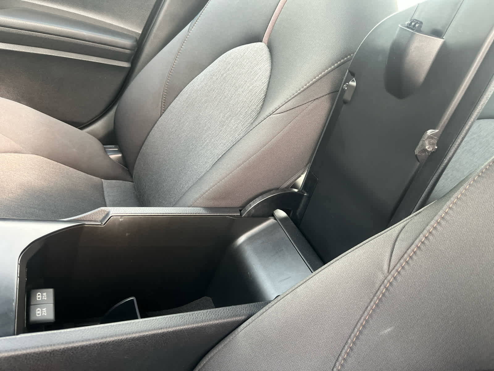 Used 2020 Toyota Camry LE image 19