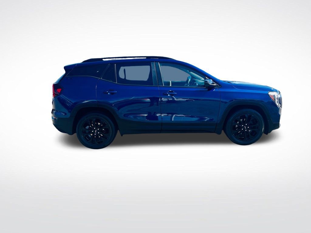 Used 2022 GMC Terrain SLE w/ Driver Convenience Package image 9