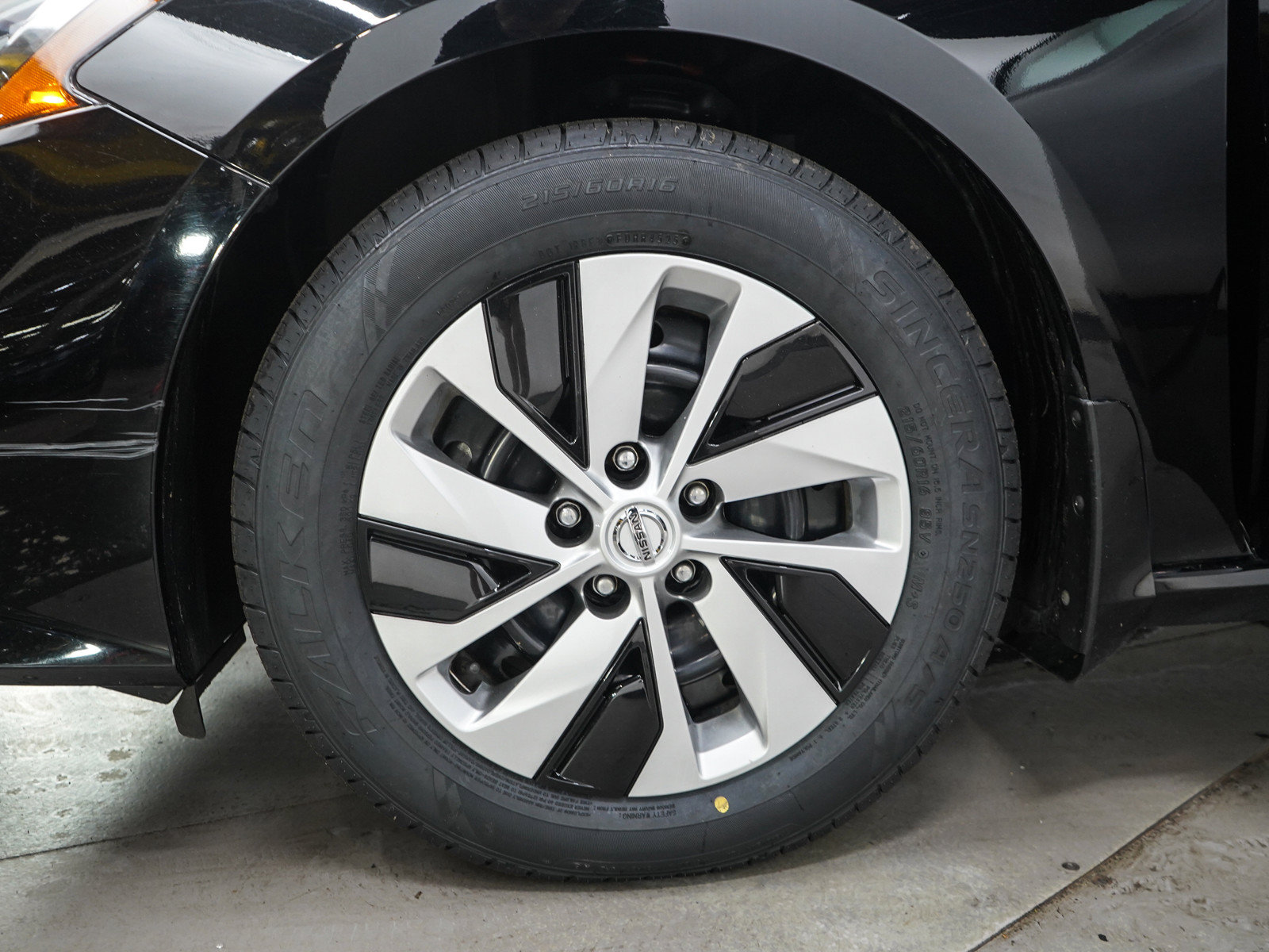 Used 2020 Nissan Altima 2.5 S AWD/4WD image 28