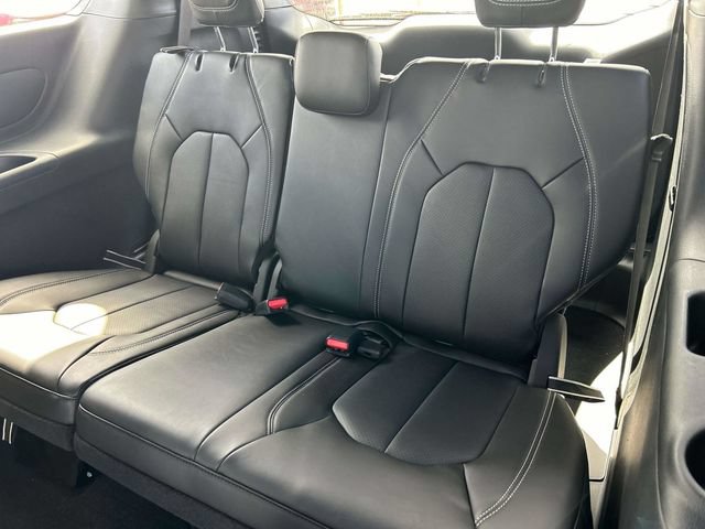 New 2026 Chrysler Pacifica Select FWD image 19
