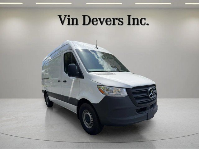 Used 2025 Mercedes-Benz Sprinter 2500 image 3