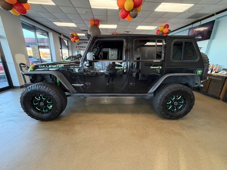 Used 2013 Jeep Wrangler Unlimited Rubicon w/ Connectivity Group image 8