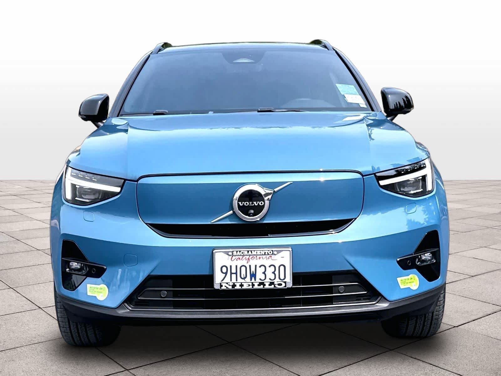 Used 2023 Volvo XC40 Recharge Ultimate AWD/4WD image 3