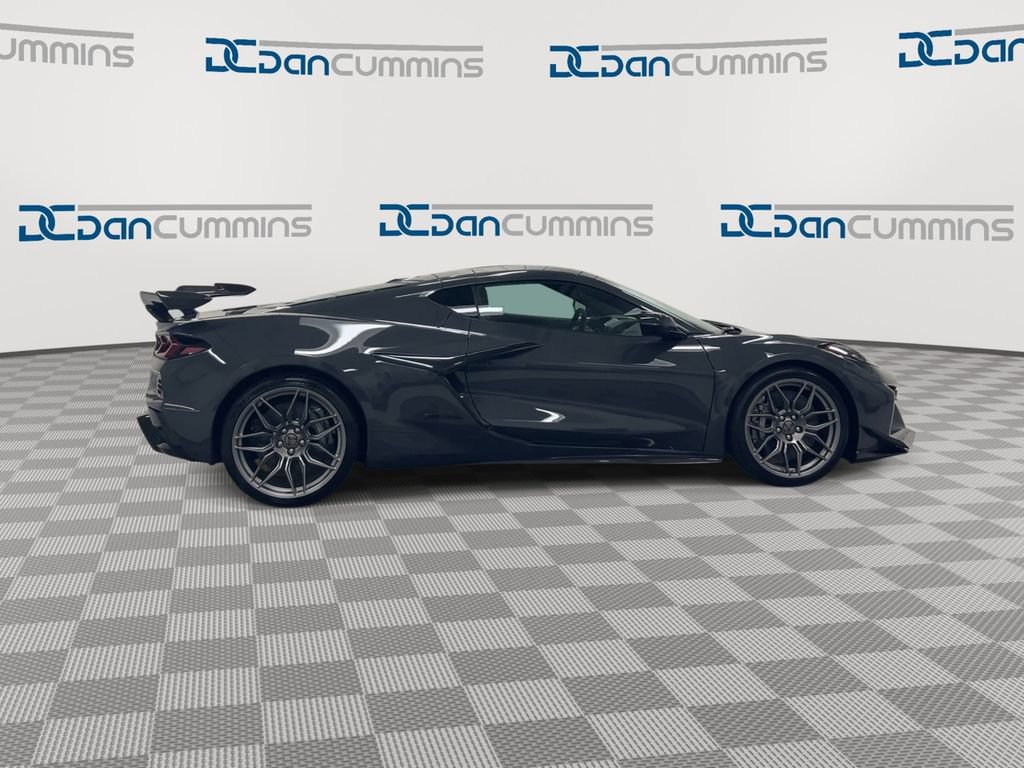 New 2027 Chevrolet Corvette Z06 RWD image 9