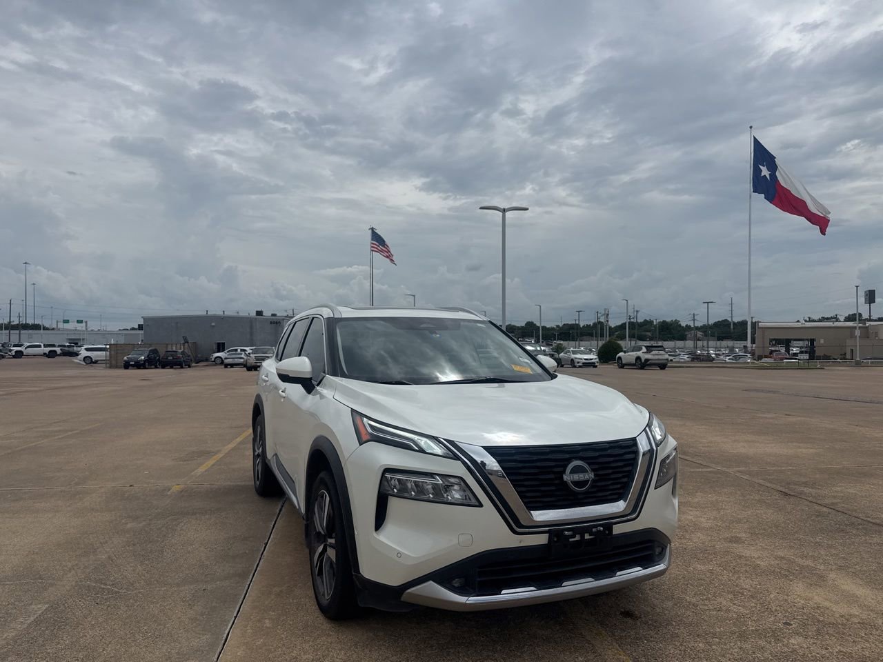 Used 2022 Nissan Rogue Platinum w/ Head-Up Display Package FWD image 3