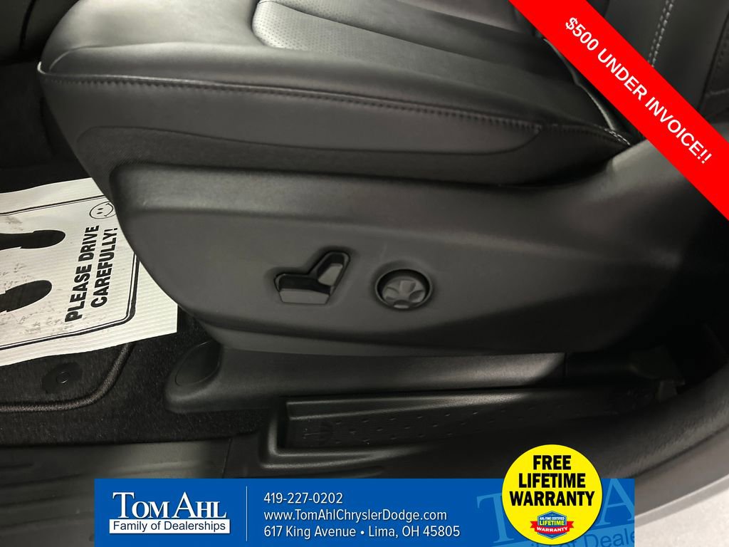 New 2026 Chrysler Voyager LX image 11