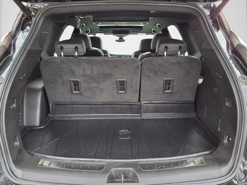 Certified 2023 Buick Enclave Avenir w/ Avenir Technology Package AWD/4WD image 9