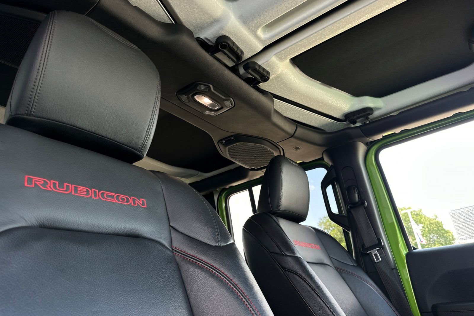 Used 2018 Jeep Wrangler Unlimited Rubicon AWD/4WD image 17