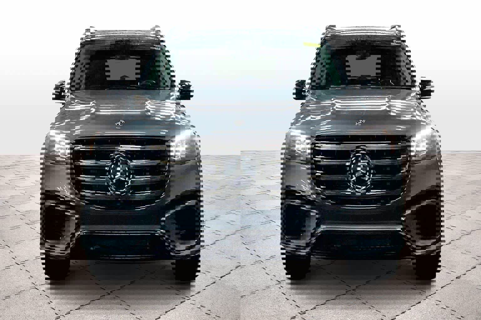 Used 2024 Mercedes-Benz GLS 450 4MATIC image 3