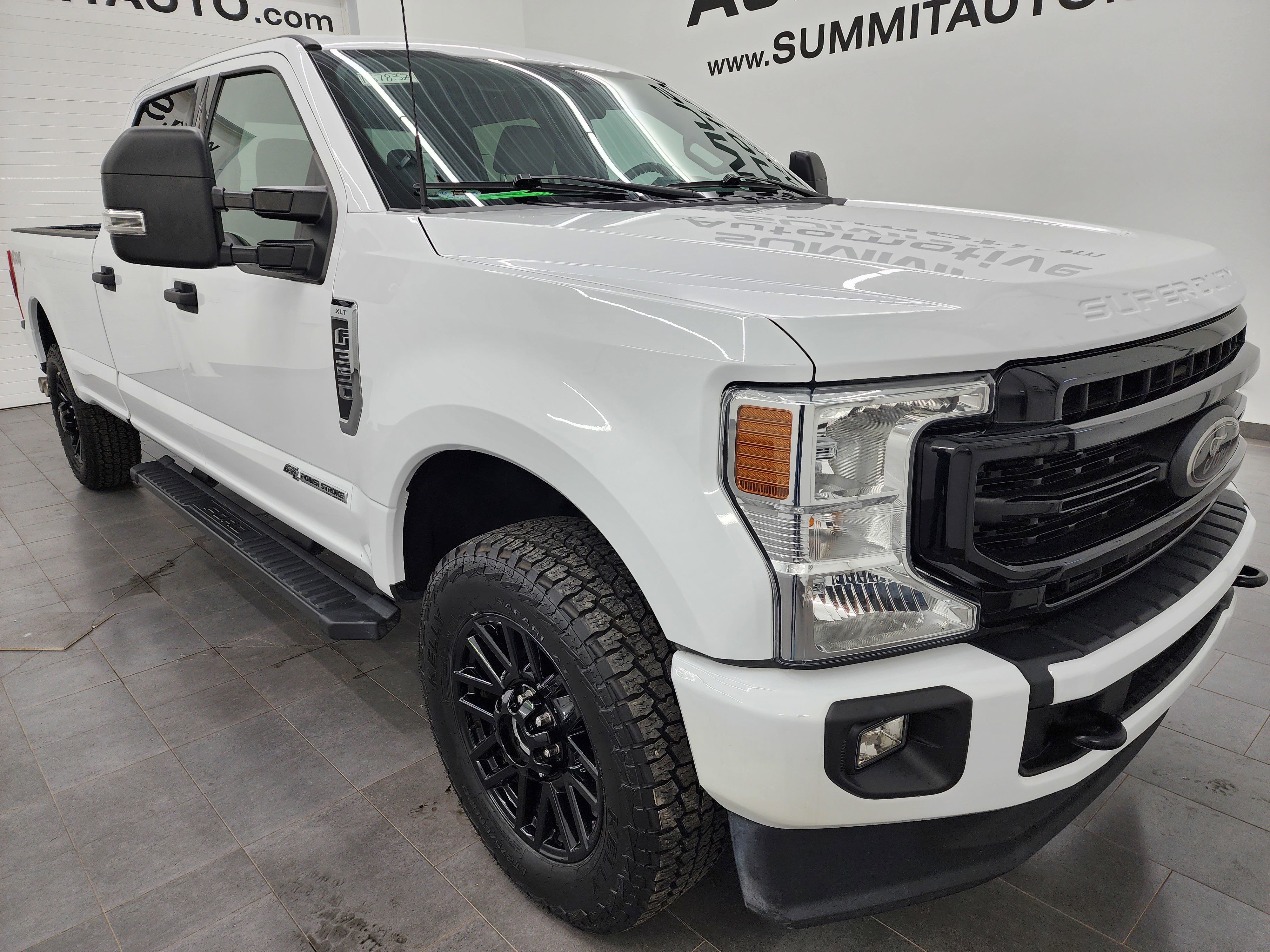 Used 2022 Ford F350 XLT w/ Black Appearance Package image 2