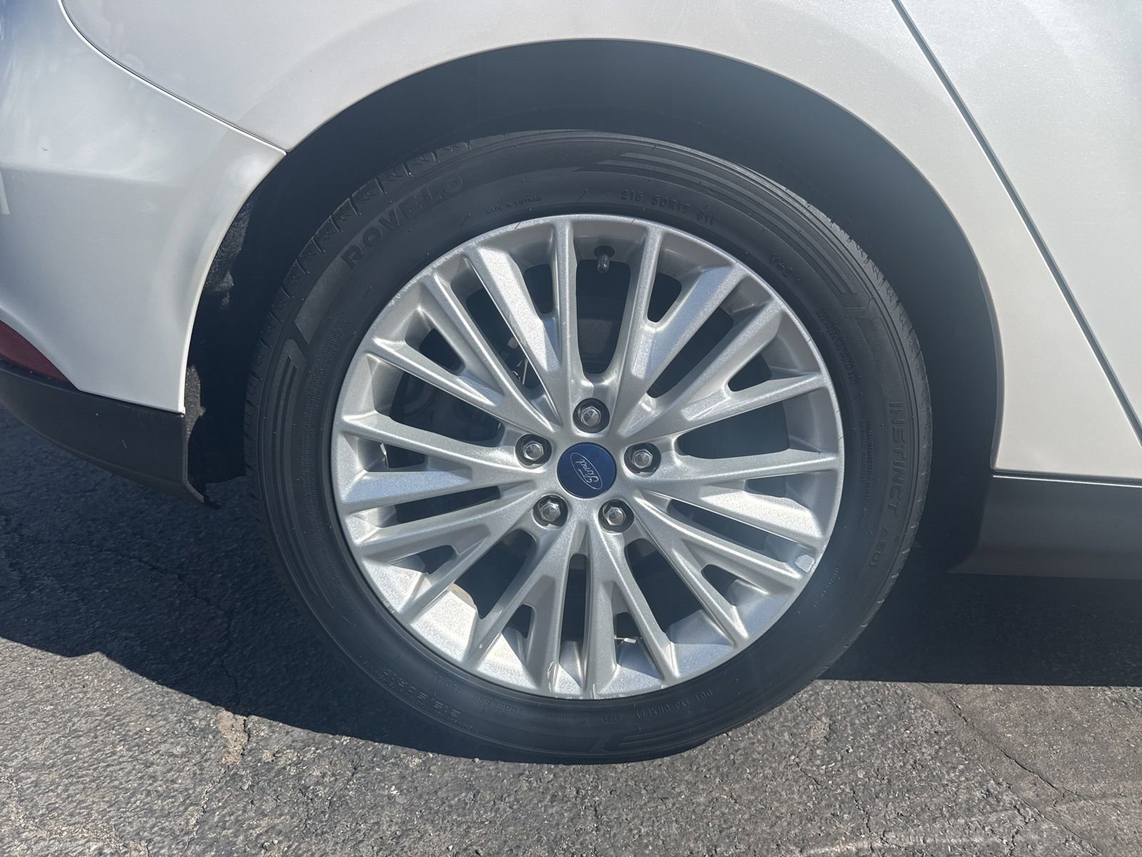 Used 2018 Ford Focus Titanium FWD image 11