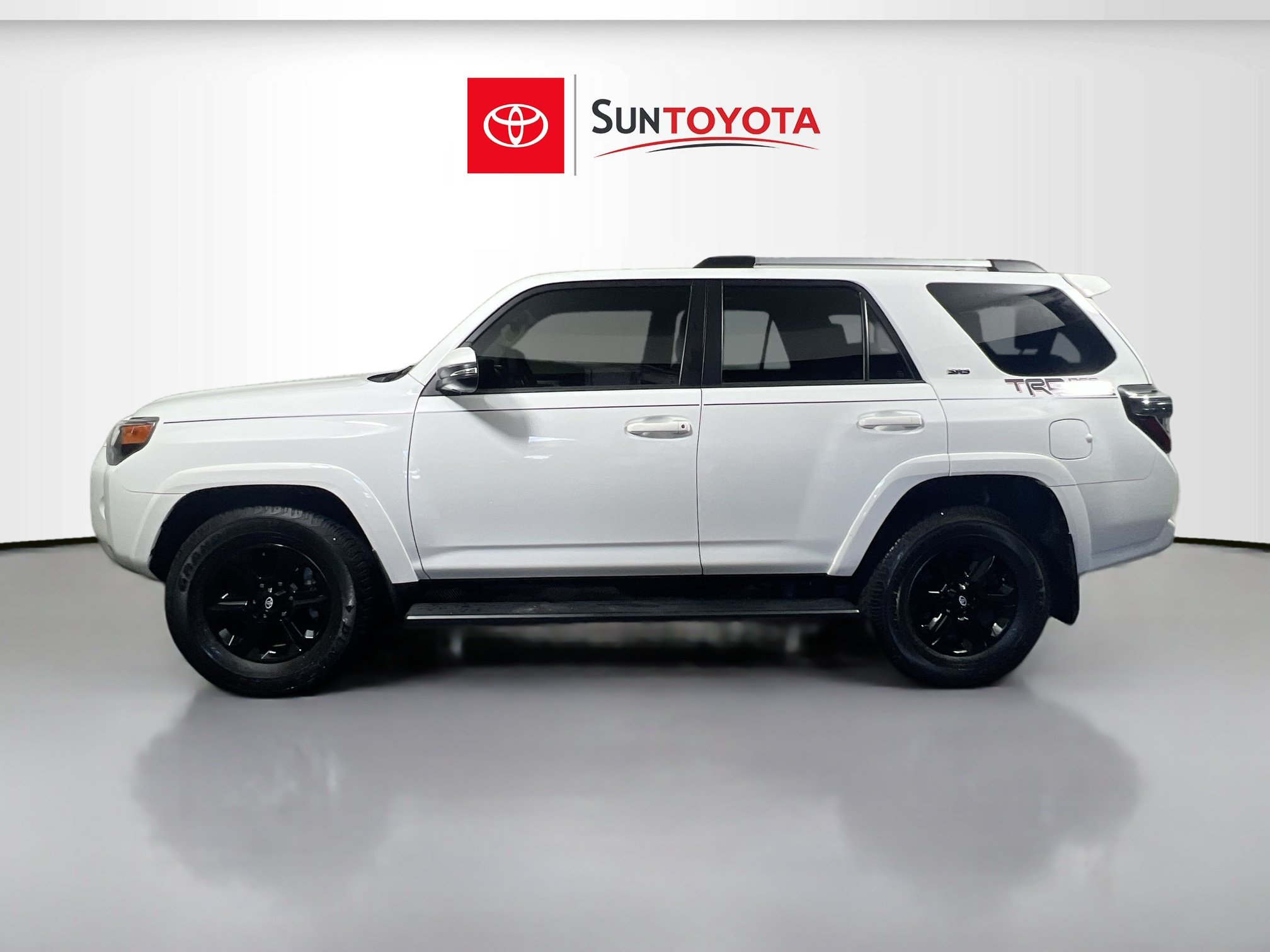 Used 2024 Toyota 4Runner SR5 Premium w/ Moonroof Package RWD image 7