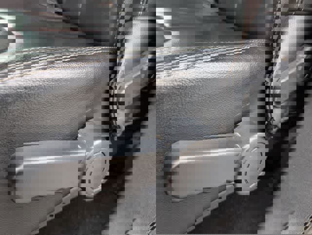 Used 2017 Jeep Wrangler Unlimited Rubicon AWD/4WD image 18