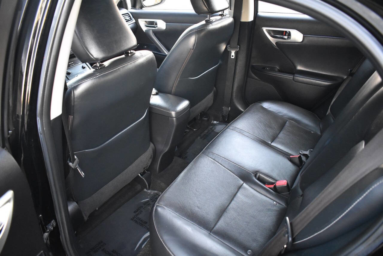 Used 2013 Lexus CT 200h image 42