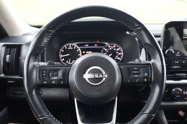 Used 2024 Nissan Pathfinder SL AWD/4WD image 16