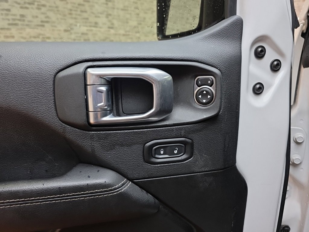 Used 2022 Jeep Wrangler Unlimited Sahara 4xe image 24