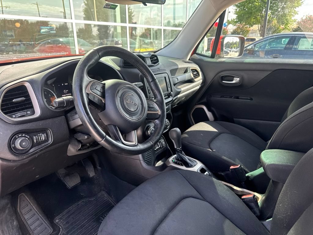 Used 2016 Jeep Renegade Latitude FWD image 18