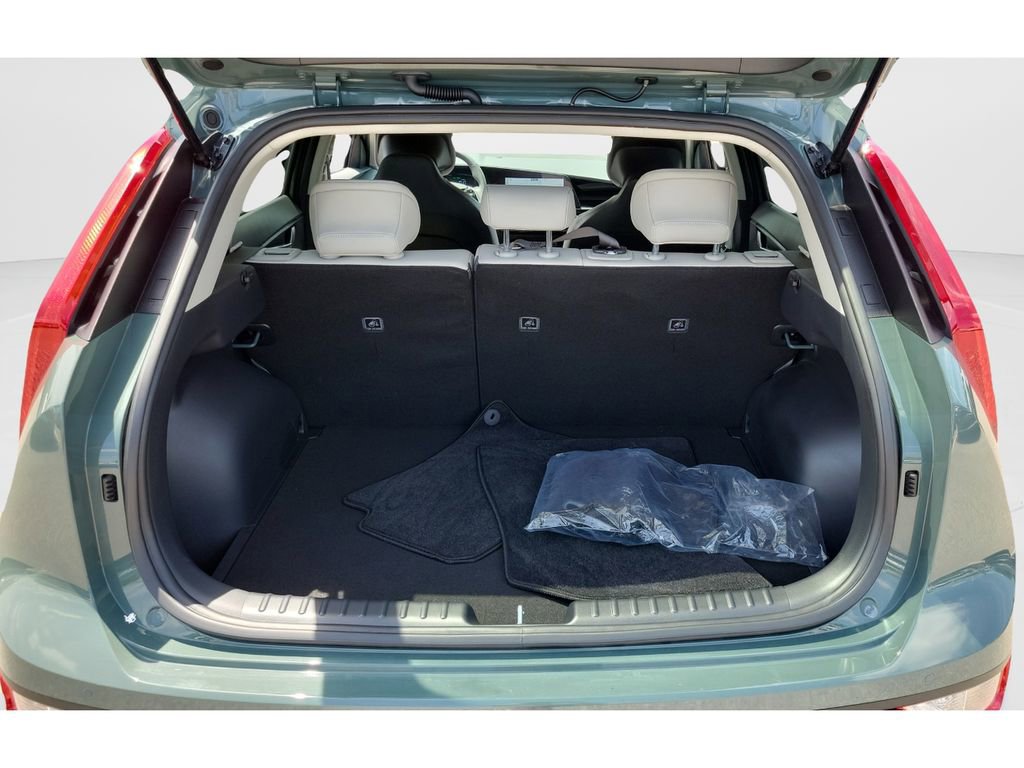 Used 2025 Kia Niro EX FWD image 16