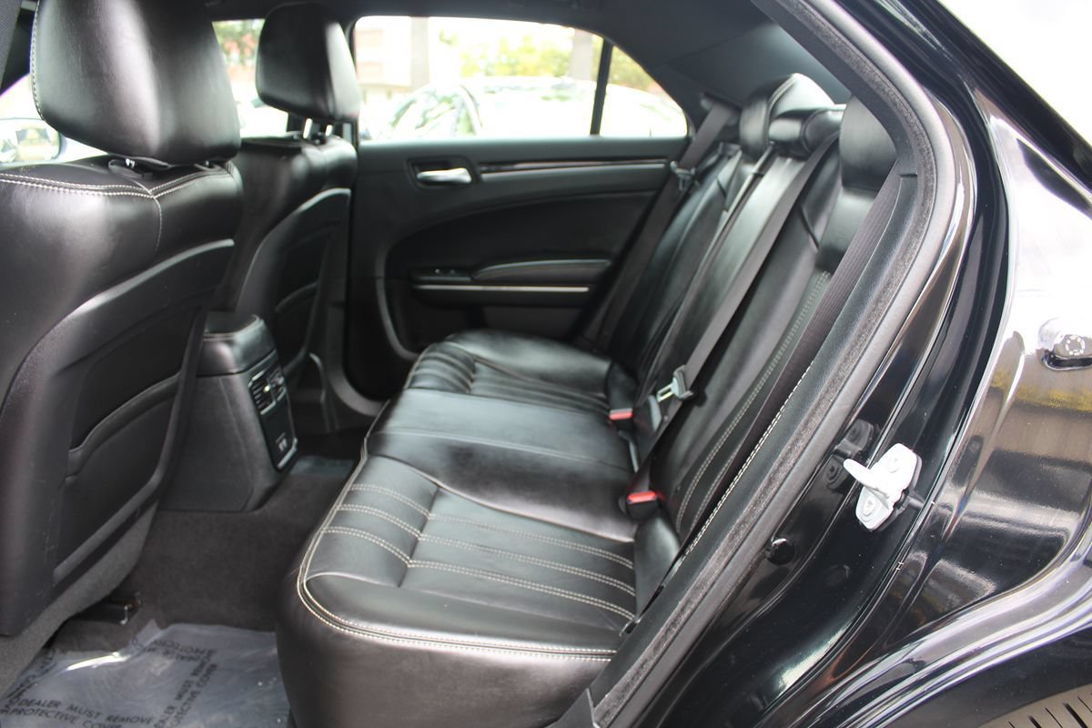 Used 2019 Chrysler 300 S AWD/4WD image 24