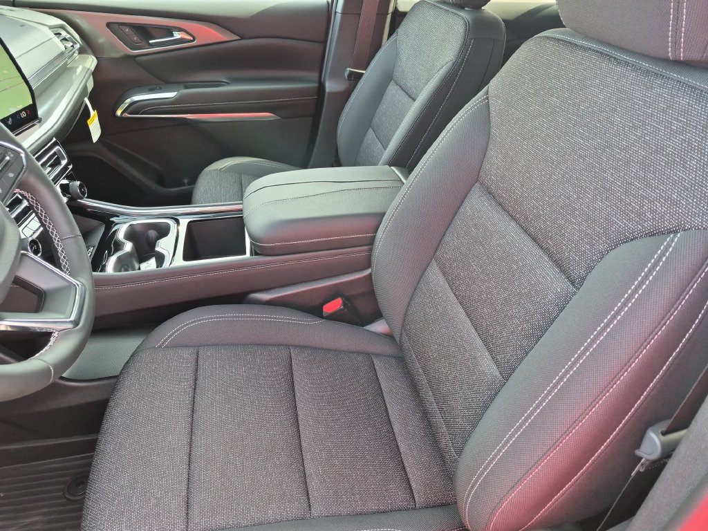 New 2027 Chevrolet Traverse LT w/ LPO, Floor Liner Package AWD/4WD image 14