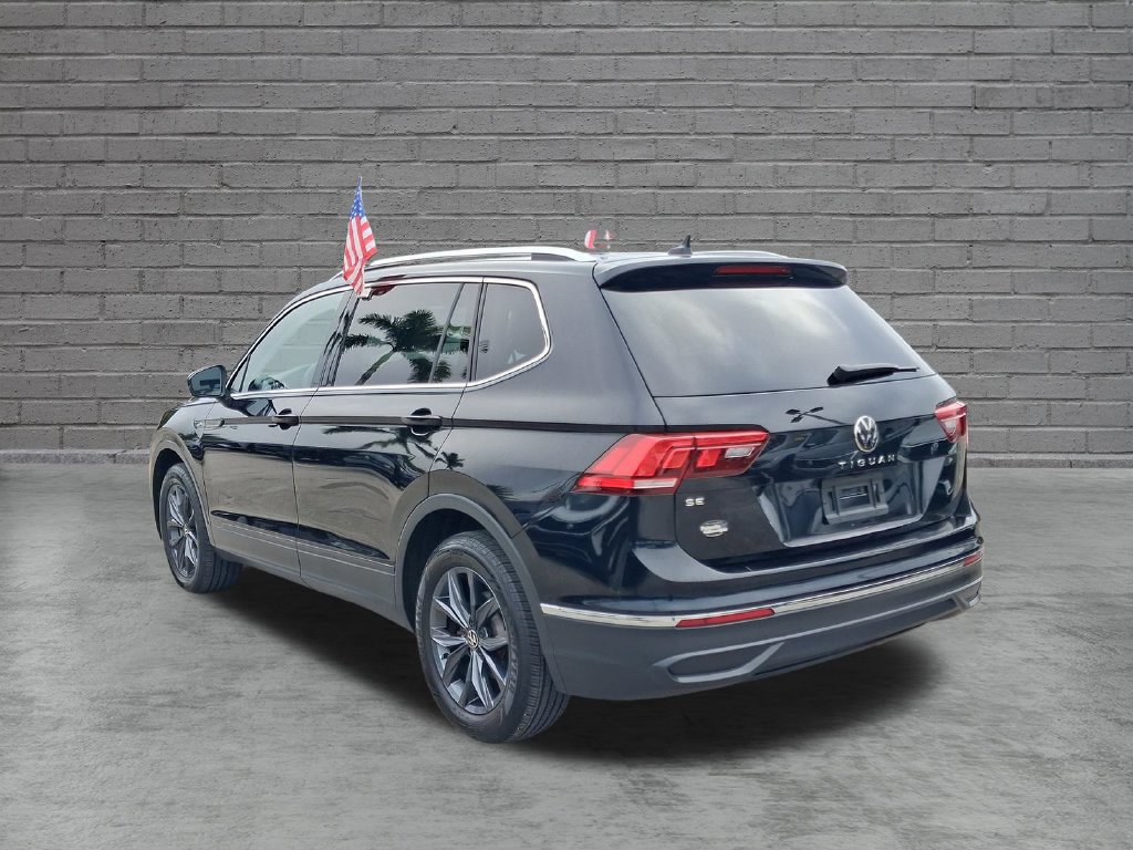 Certified 2023 Volkswagen Tiguan SE w/ Panoramic Sunroof Package FWD image 9