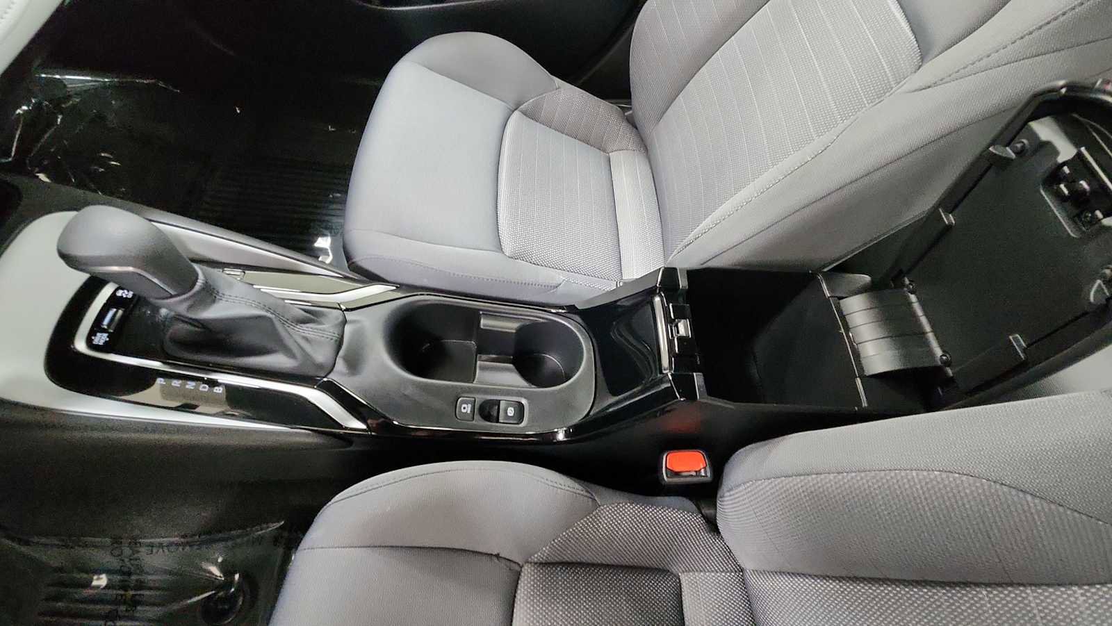 Certified 2025 Toyota Corolla SE FWD image 23