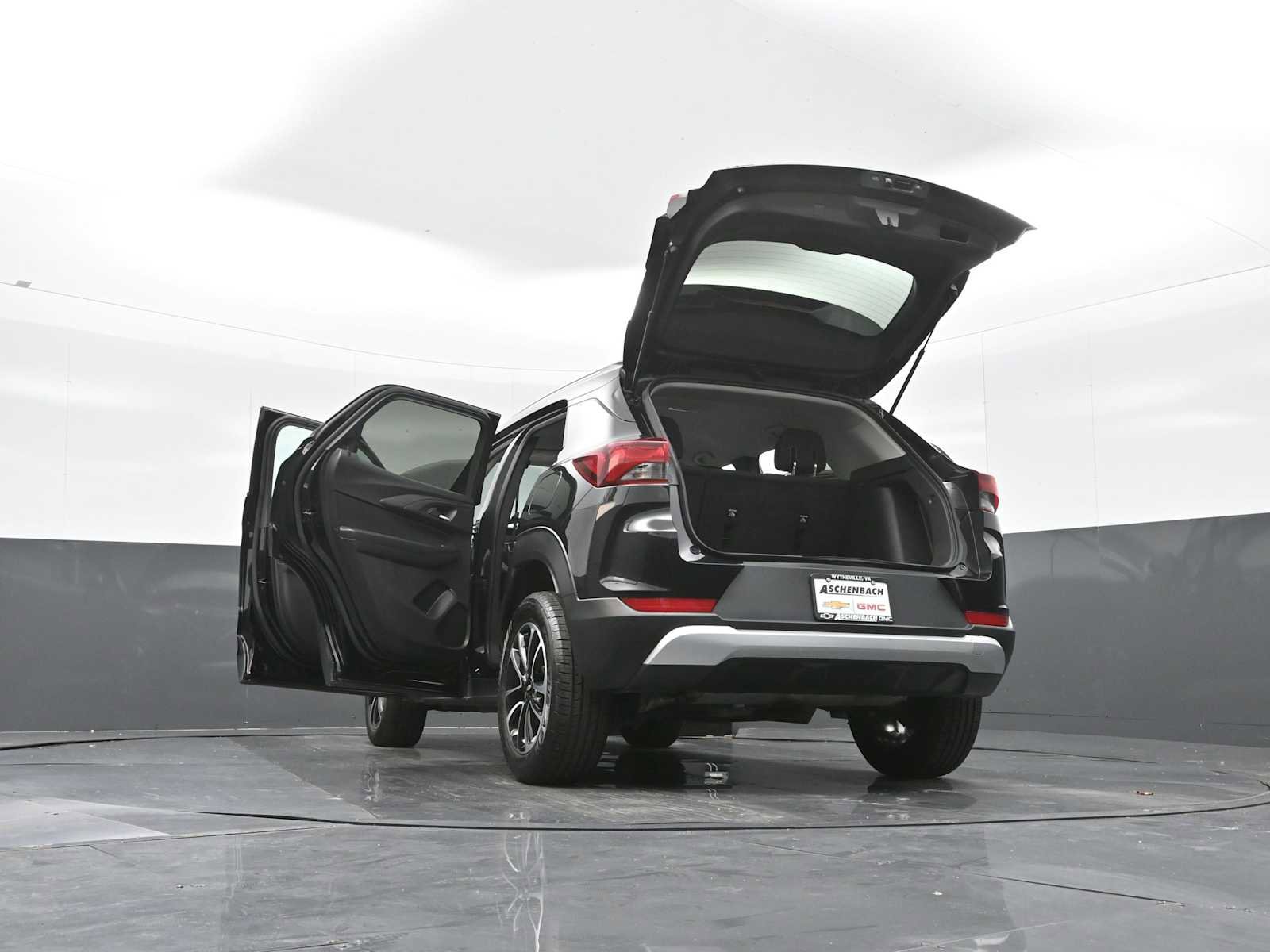 Used 2024 Chevrolet TrailBlazer LT image 37