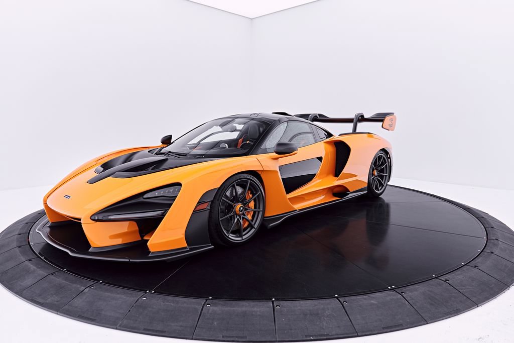 Used 2019 McLaren Senna RWD image 10