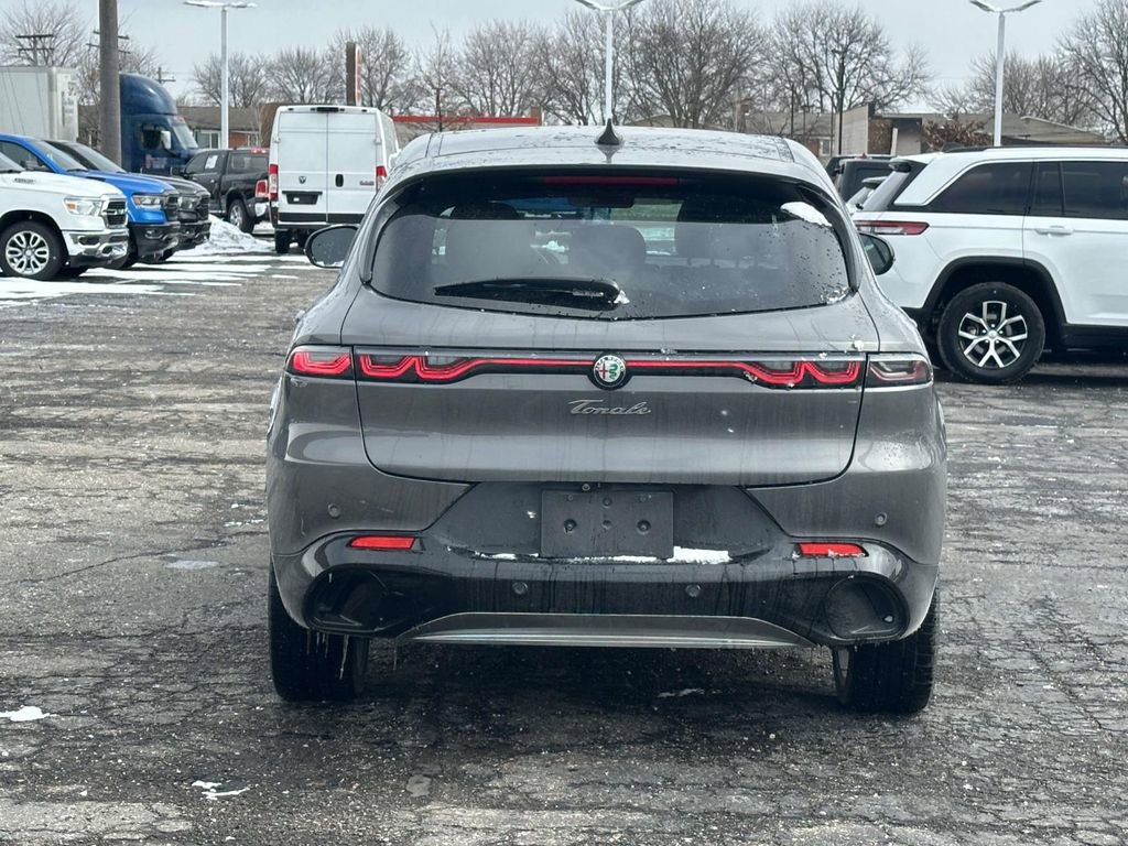 Used 2024 Alfa Romeo Tonale Ti image 5