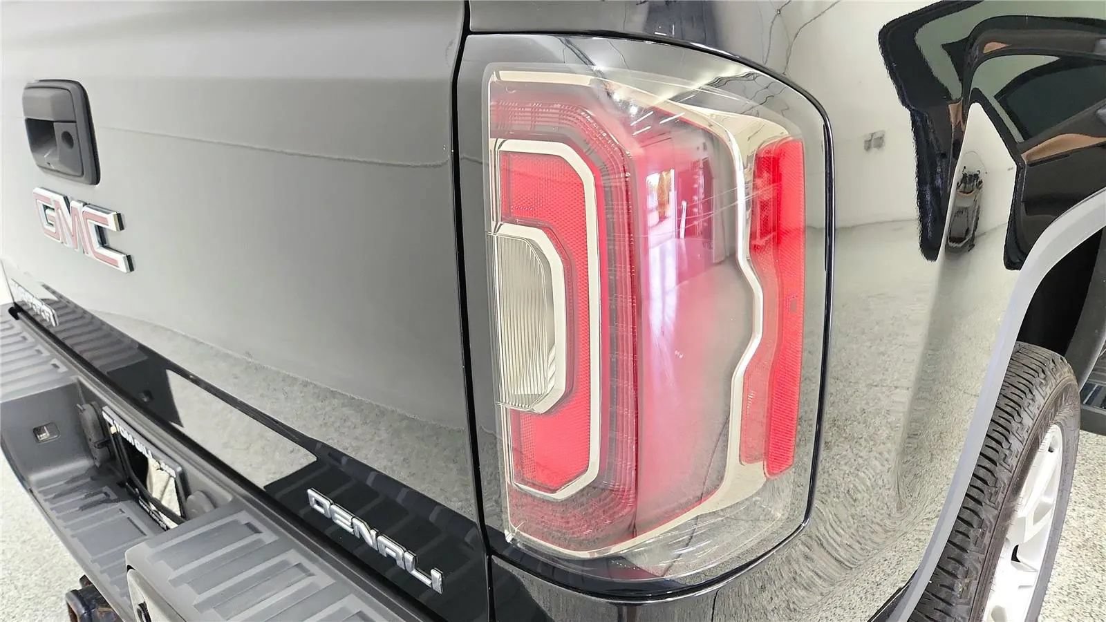 Used 2017 GMC Sierra 1500 Denali AWD/4WD image 15
