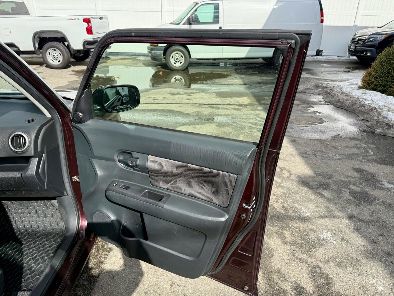 Used 2015 Scion xB 5-Door Wagon 4-Spd AT image 23