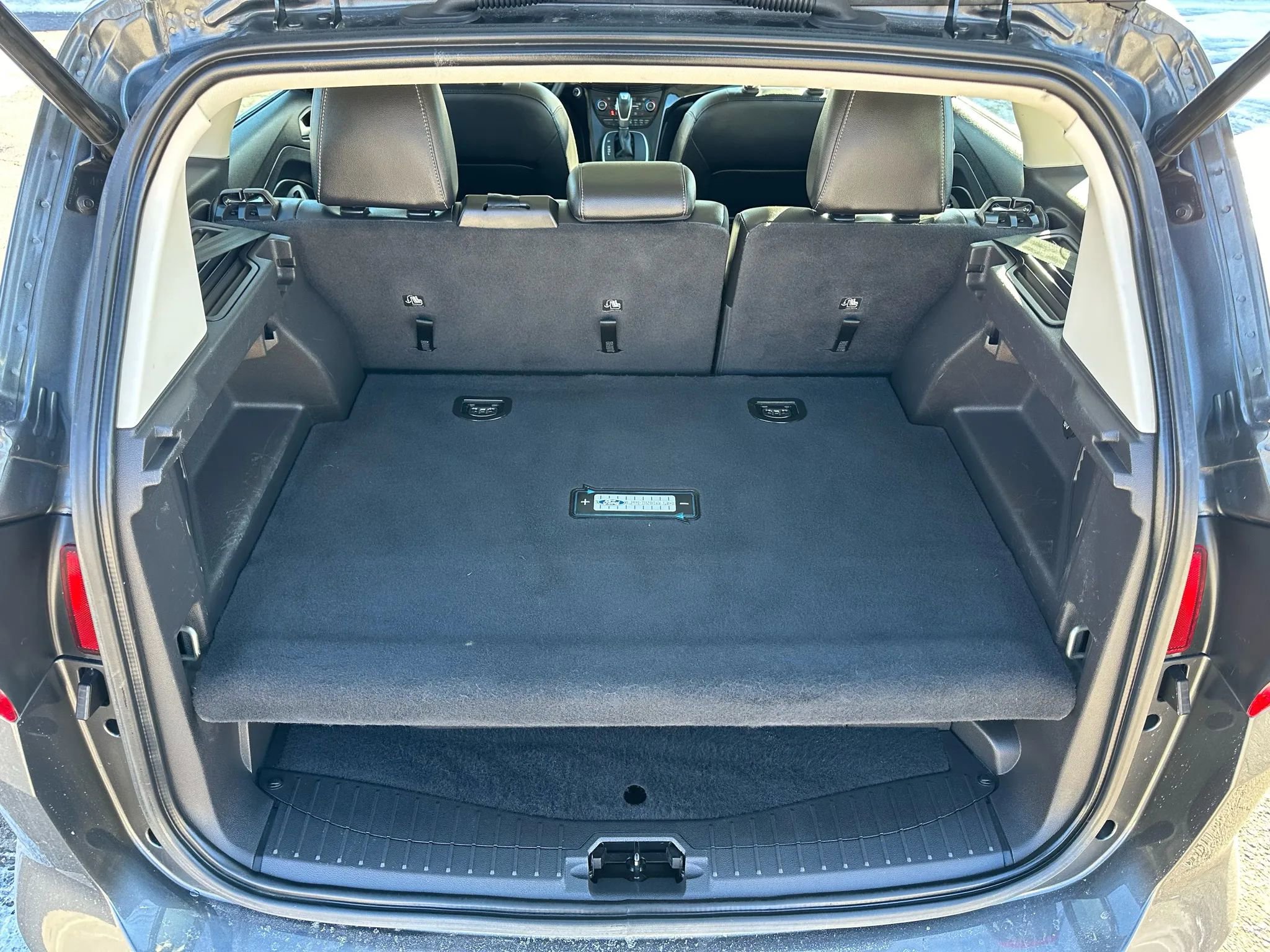 Used 2017 Ford C-MAX Energi Titanium w/ Equipment Group 501A image 28