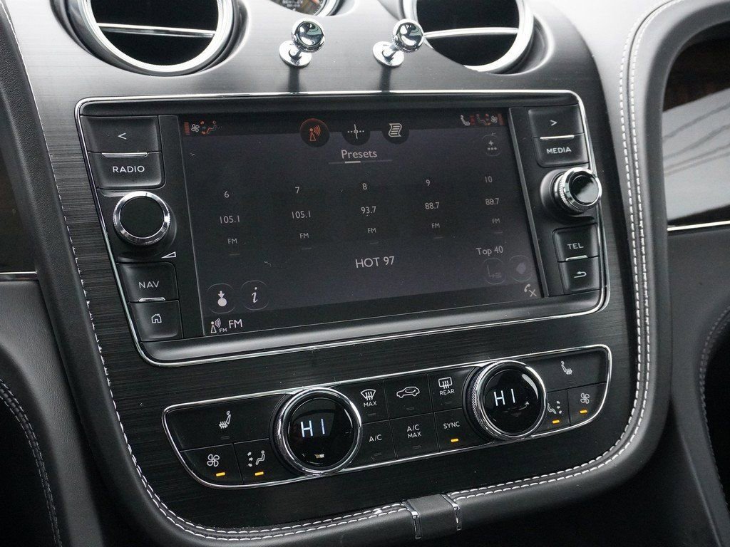Used 2019 Bentley Bentayga image 52