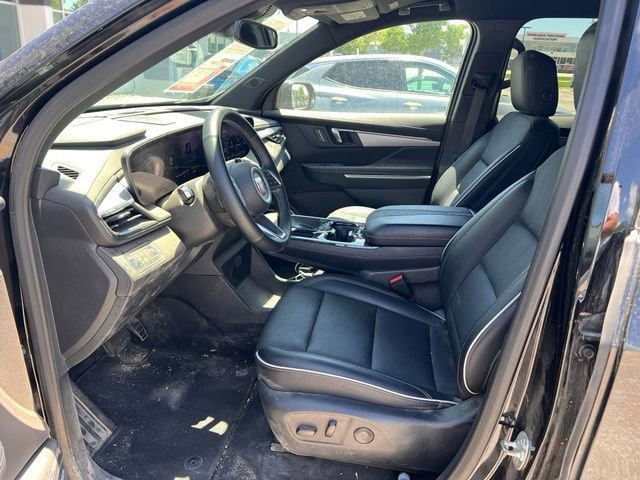 Used 2025 Buick Enclave Preferred AWD/4WD image 8