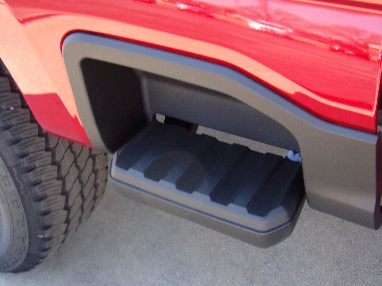 New 2025 Ford F250 Lariat w/ Chrome Package image 32