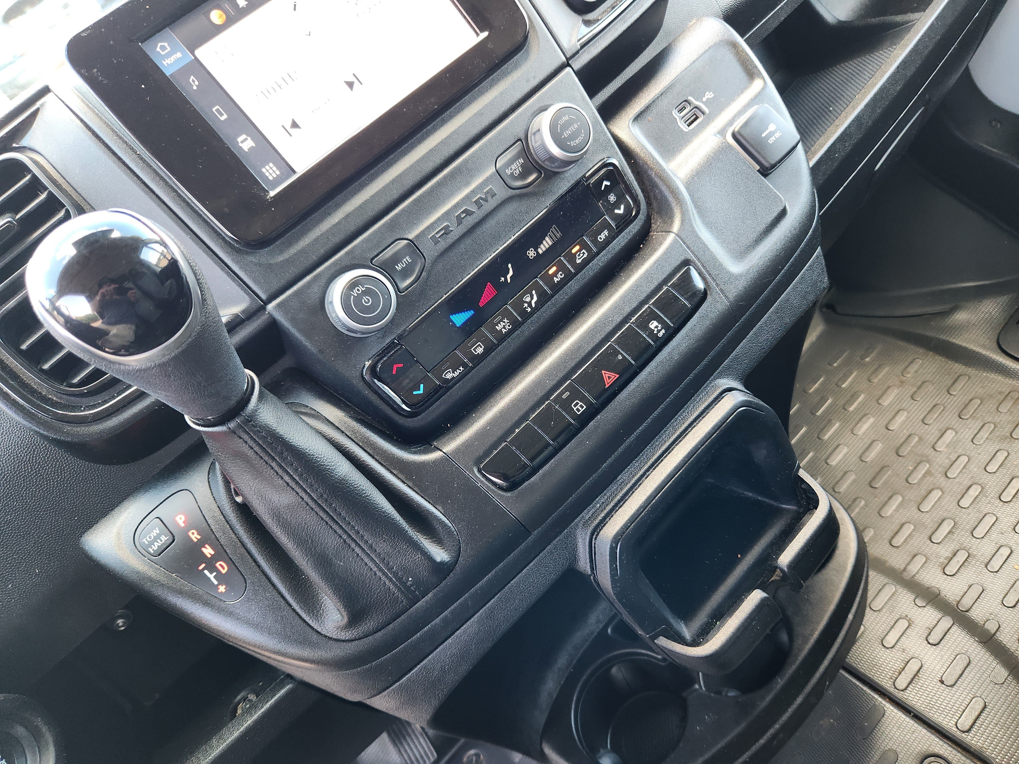 Used 2025 RAM ProMaster 2500 w/ Convenience Group FWD image 15