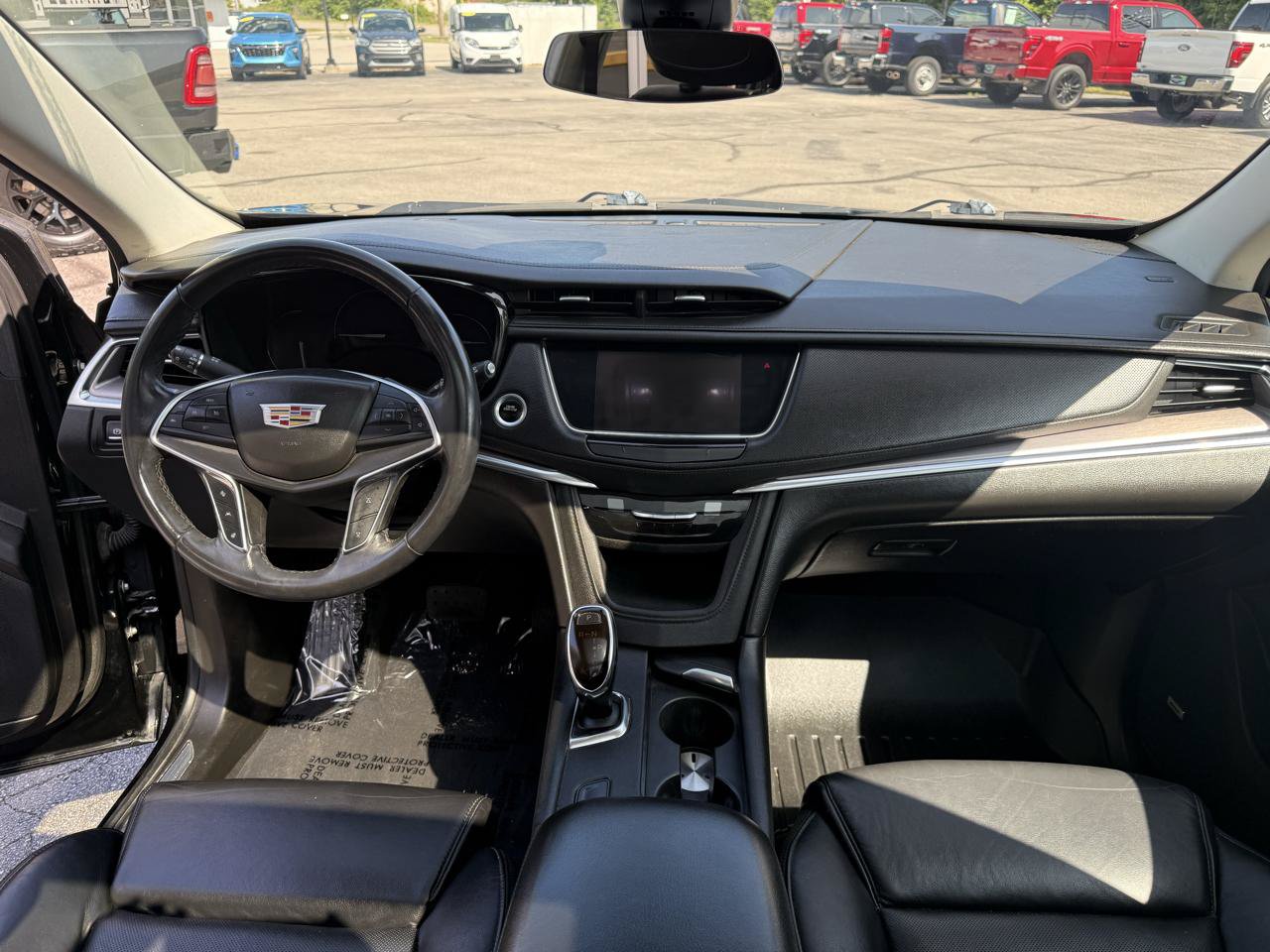 Used 2017 Cadillac XT5 Luxury w/ Driver Awareness Package FWD image 17