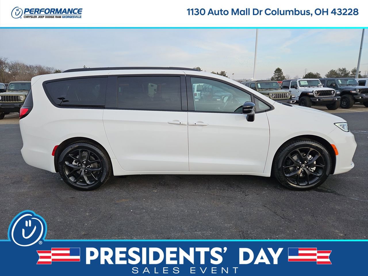 New 2026 Chrysler Pacifica Select w/ S Appearance Package image 8