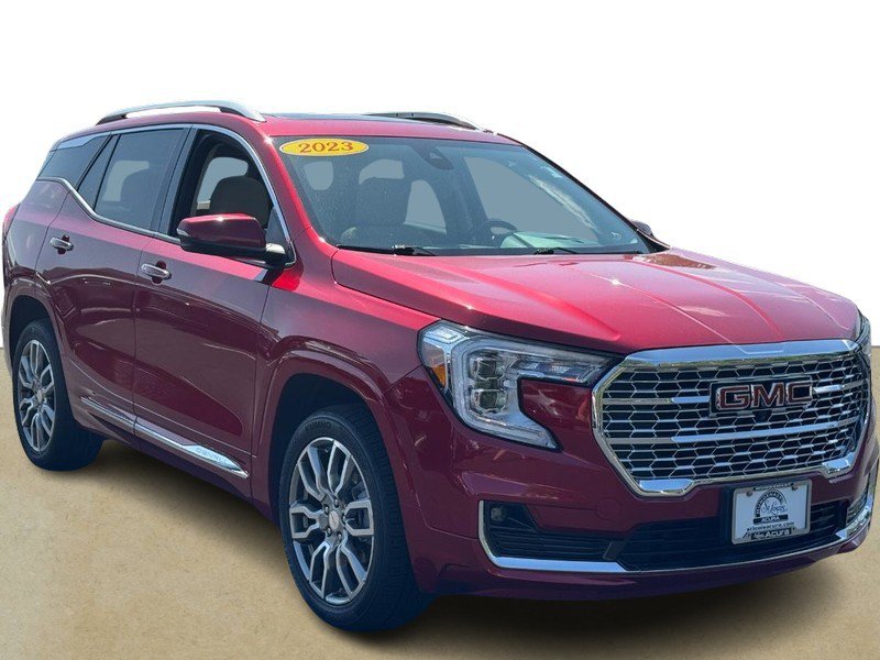 Used 2023 GMC Terrain Denali w/ Denali Premium Package AWD/4WD image 8