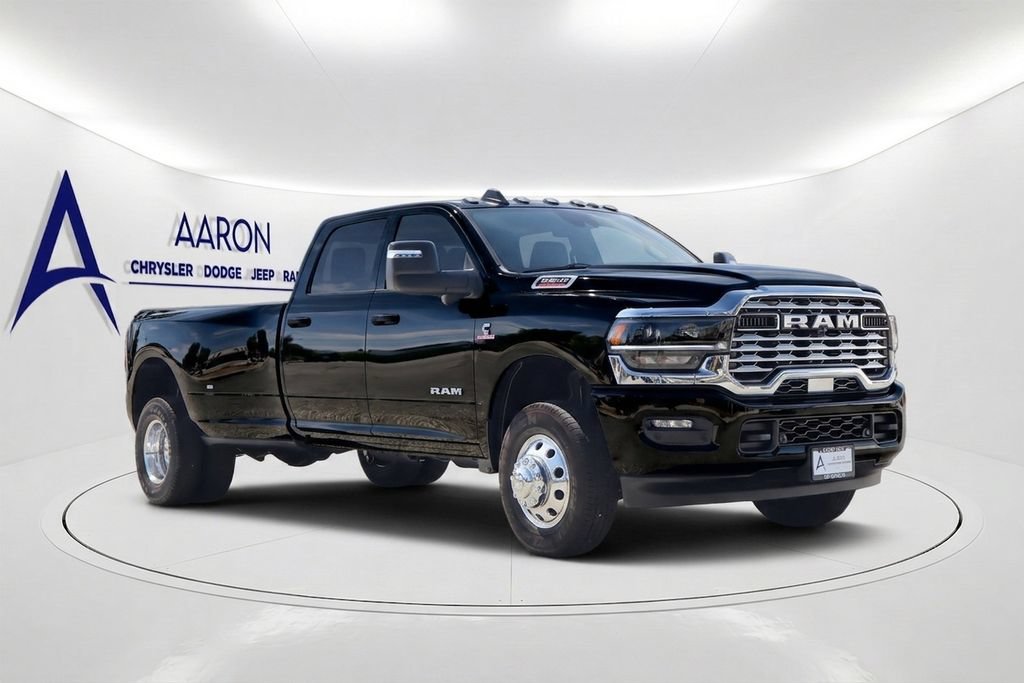 New 2026 RAM 3500 Big Horn AWD/4WD image 3