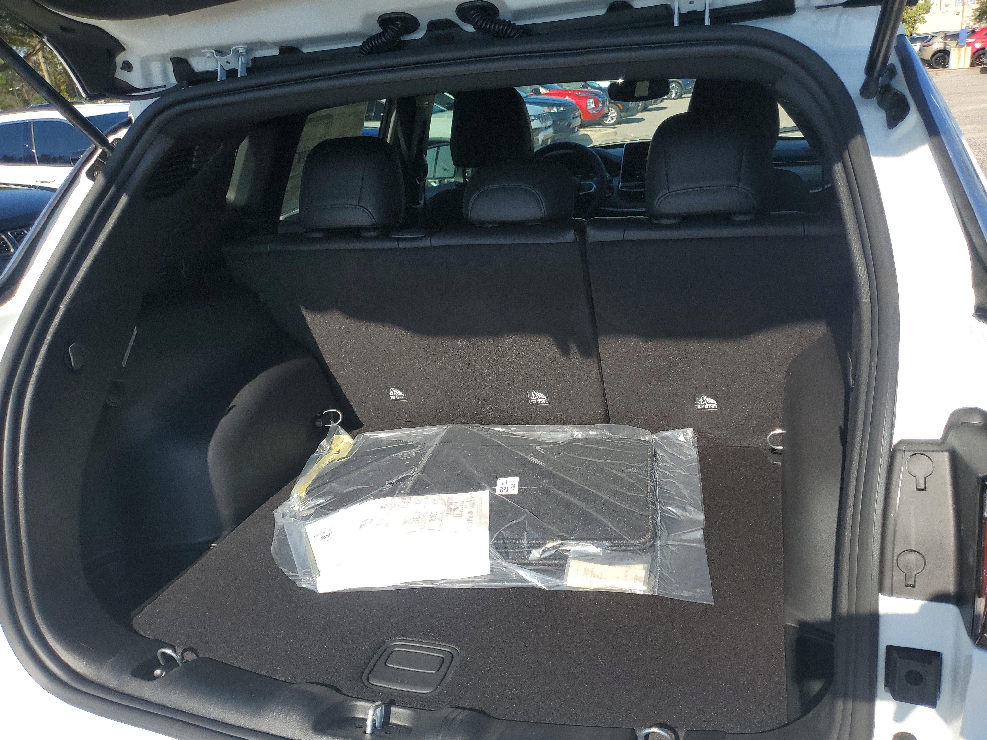 New 2026 Jeep Compass Latitude image 6