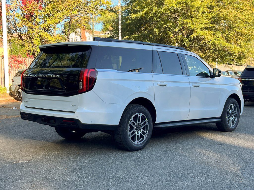 New 2025 Ford Expedition Max Active image 4