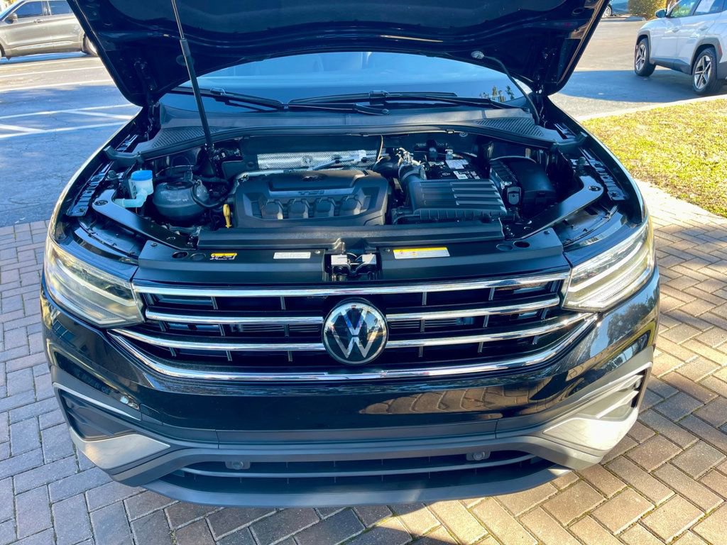 Used 2024 Volkswagen Tiguan Wolfsburg Edition image 19