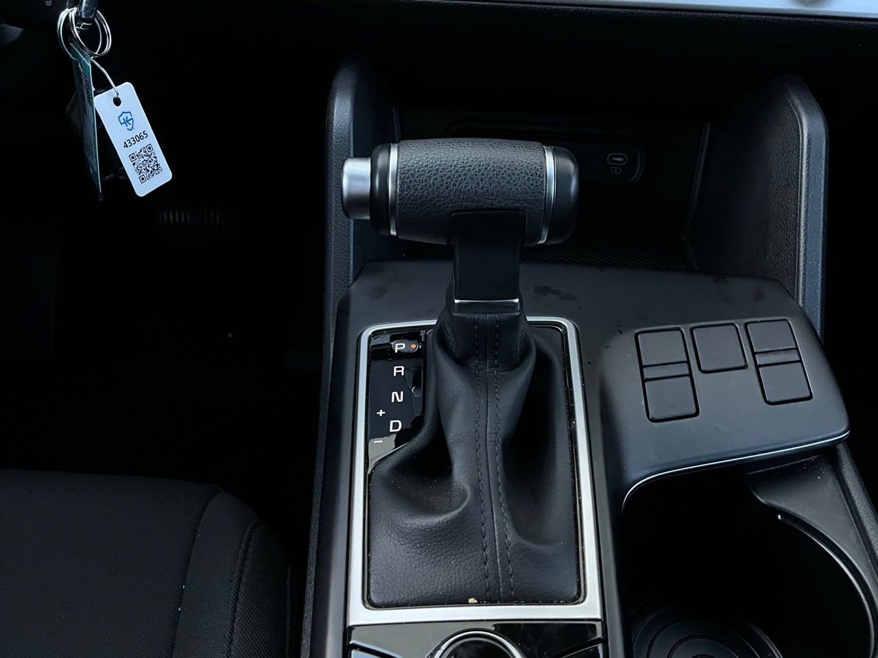 Used 2025 Kia Sportage LX image 22